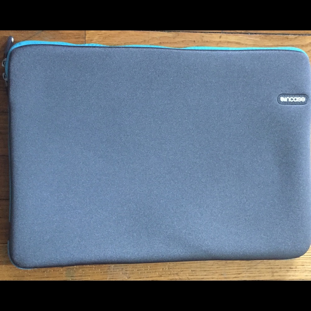 Incase laptop protective sleeve